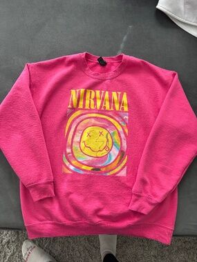 GILDAN Nirvana Graphic Band Crewneck Oversized Pink Bright Large